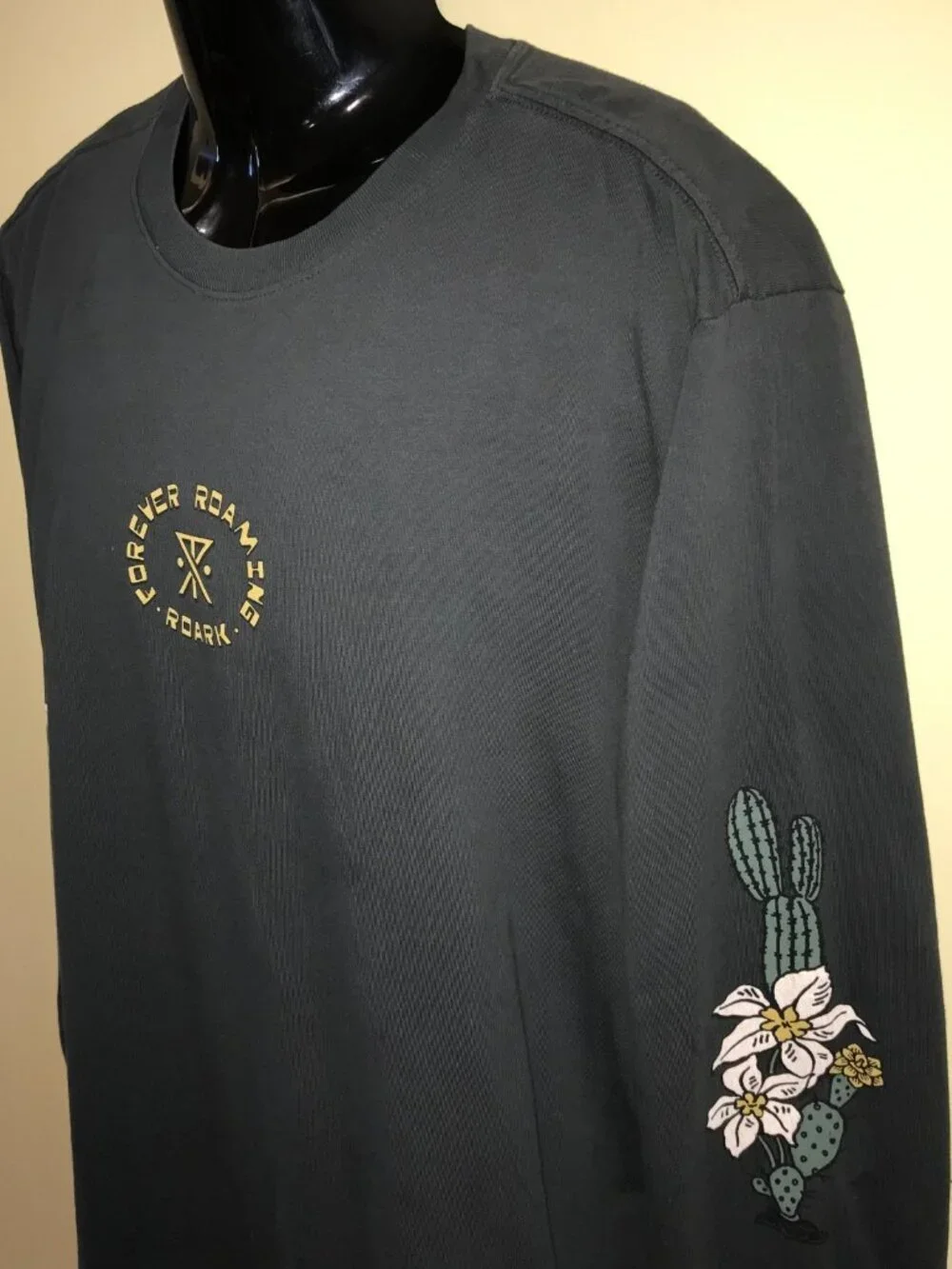 Men's Roark Forever Roaming Jaguar Long Sleeve T-shirt-Garment Dyed-Size: L - Picture 16 of 16